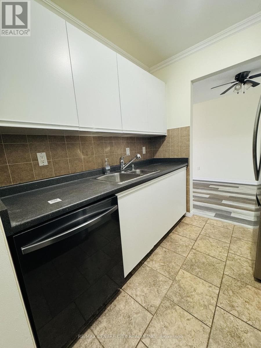 Single Family at 111- 148 Conway Drive, London South (South X), Ontario - Photo 4 - RE/MAX Garden City Realty