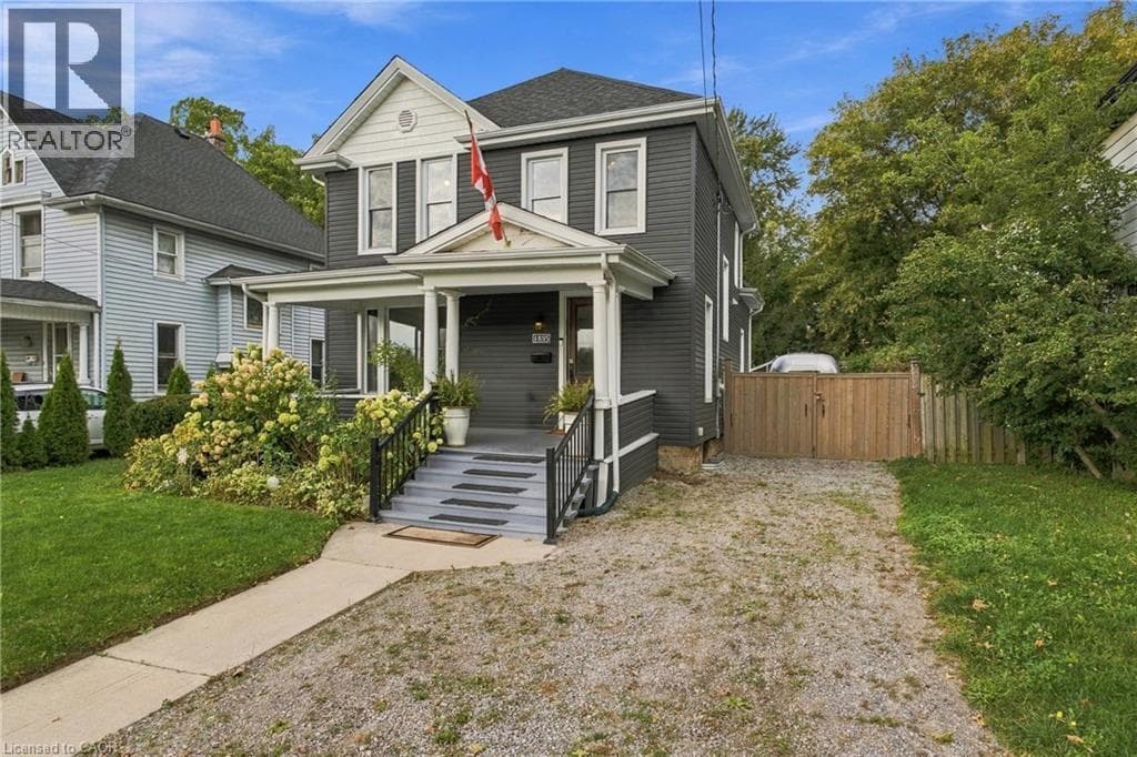 Single Family at 4895 CRYSLER Avenue, Niagara Falls, Ontario - Photo 4 - RE/MAX Garden City Realty