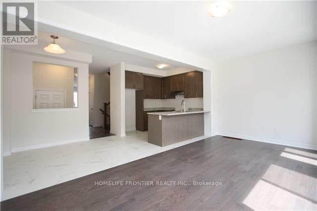 Single Family at 7 Frederick Pearson Street, East Gwillimbury (Queensville), Ontario - Photo 4 - RE/MAX Garden City Realty