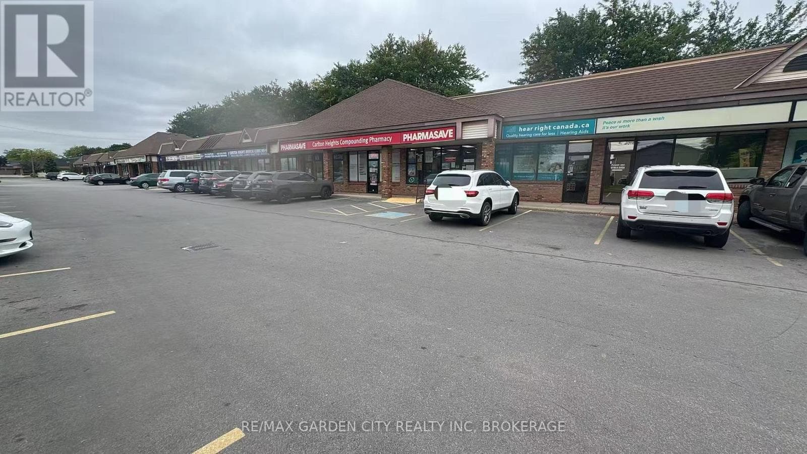Retail at 22- 595 CARLTON Street, St. Catharines (Carlton/Bunting), Ontario - Photo 2 - RE/MAX Garden City Realty
