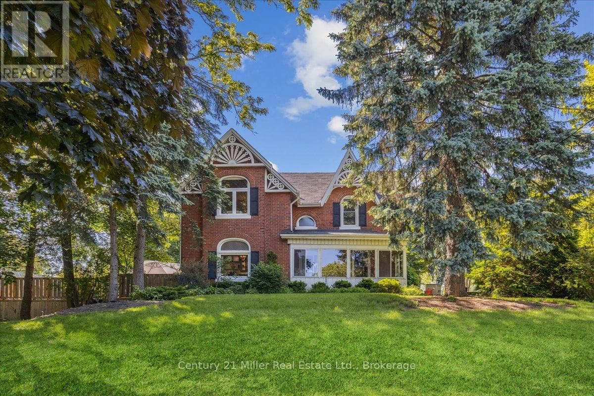585 Dundas Street