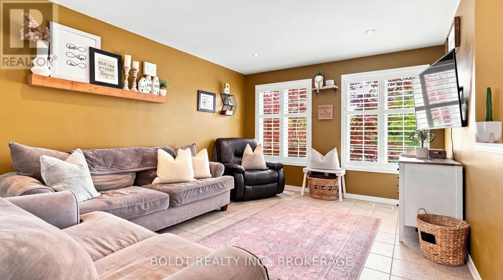 Single Family at 4 Mason Drive, Pelham (Fonthill), Ontario - Photo 6 - RE/MAX Garden City Realty