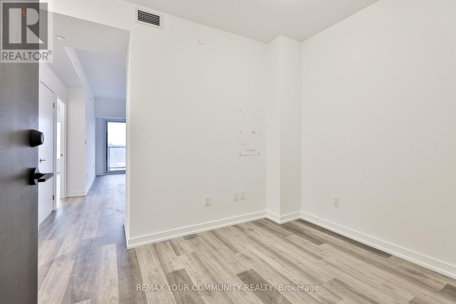 Single Family at 614- 1480 Bayly Street, Pickering (Bay Ridges), Ontario - Photo 3 - RE/MAX Garden City Realty