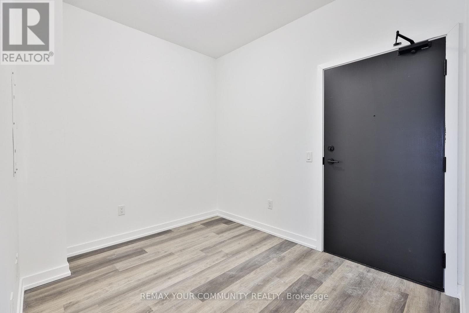 Single Family at 614- 1480 Bayly Street, Pickering (Bay Ridges), Ontario - Photo 5 - RE/MAX Garden City Realty
