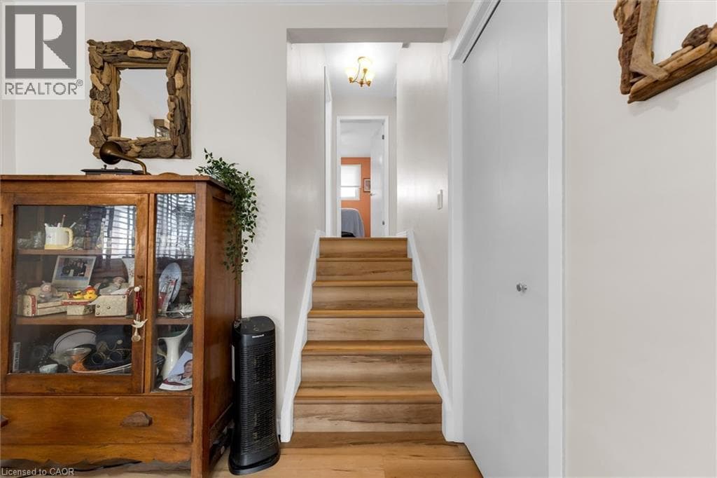 Single Family at 7506 JUBILEE Drive, Niagara Falls, Ontario - Photo 10 - RE/MAX Garden City Realty