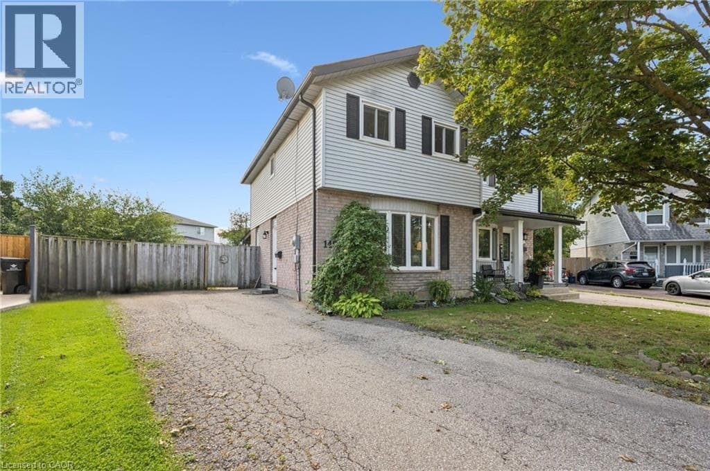 Single Family at 149 IRONSTONE Drive, Cambridge, Ontario - Photo 3 - RE/MAX Garden City Realty