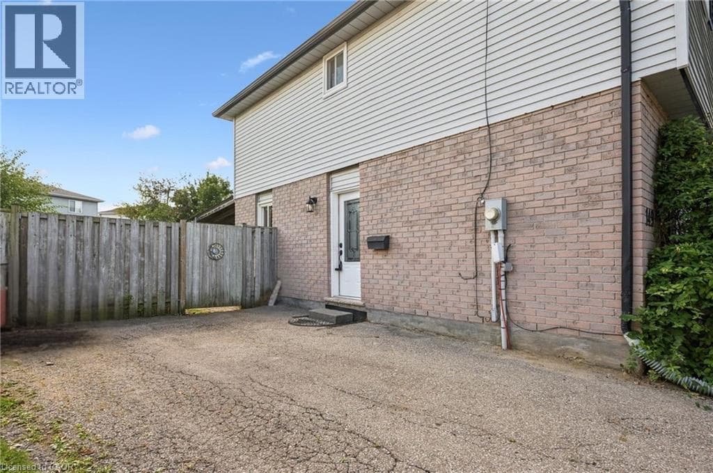 Single Family at 149 IRONSTONE Drive, Cambridge, Ontario - Photo 5 - RE/MAX Garden City Realty