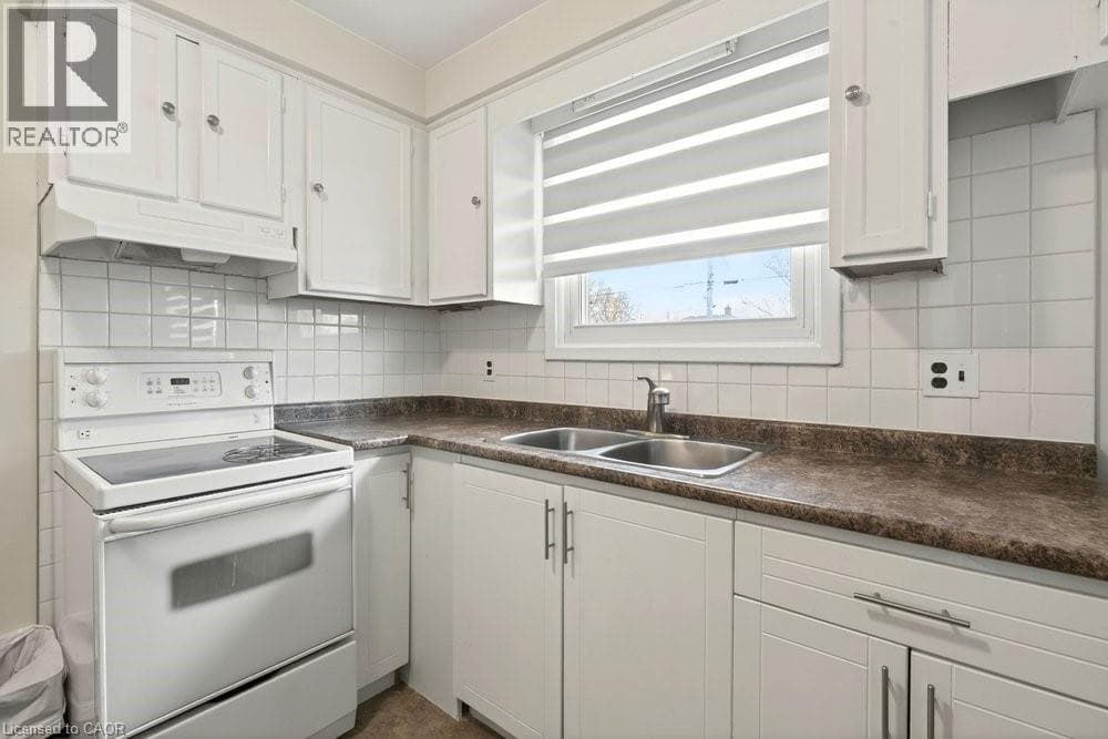 Single Family at 20 ST CHARLES Drive, Thorold, Ontario - Photo 6 - RE/MAX Garden City Realty