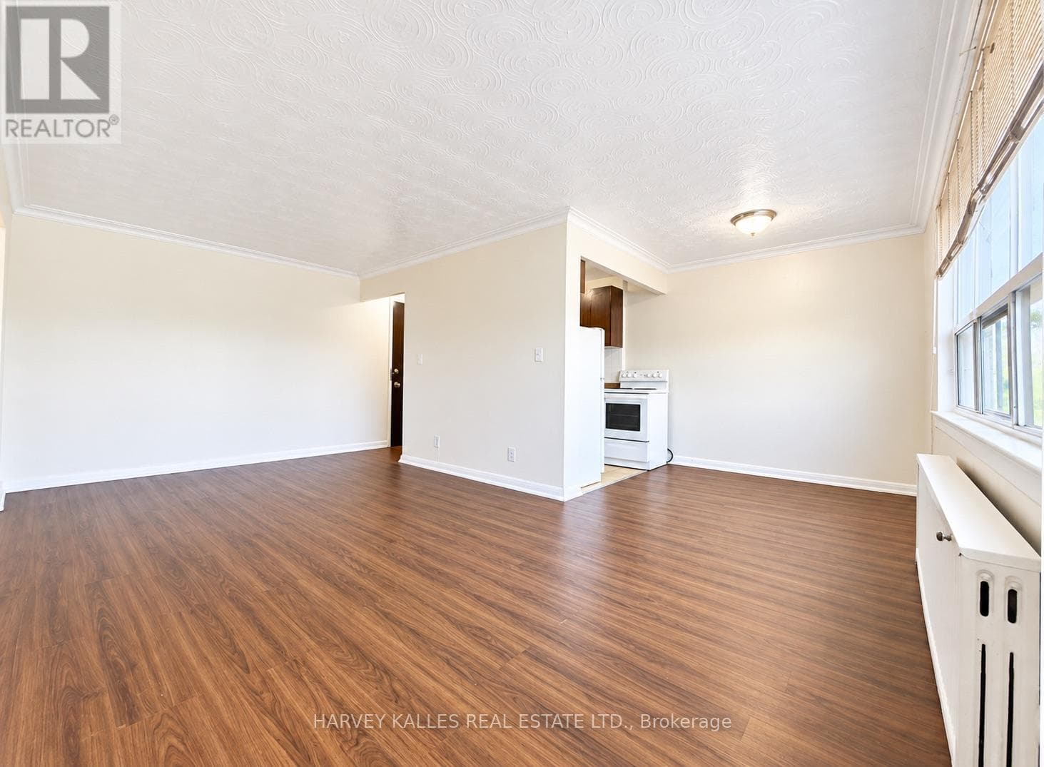 Multi-family at 402- 1490 Eglinton Avenue, Toronto (Briar Hill-Belgravia), Ontario - Photo 6 - RE/MAX Garden City Realty