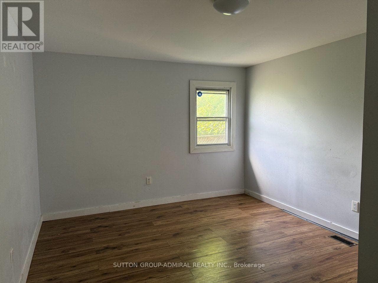 Single Family at 284 Kenwood Avenue, Georgina (Keswick South), Ontario - Photo 8 - RE/MAX Garden City Realty