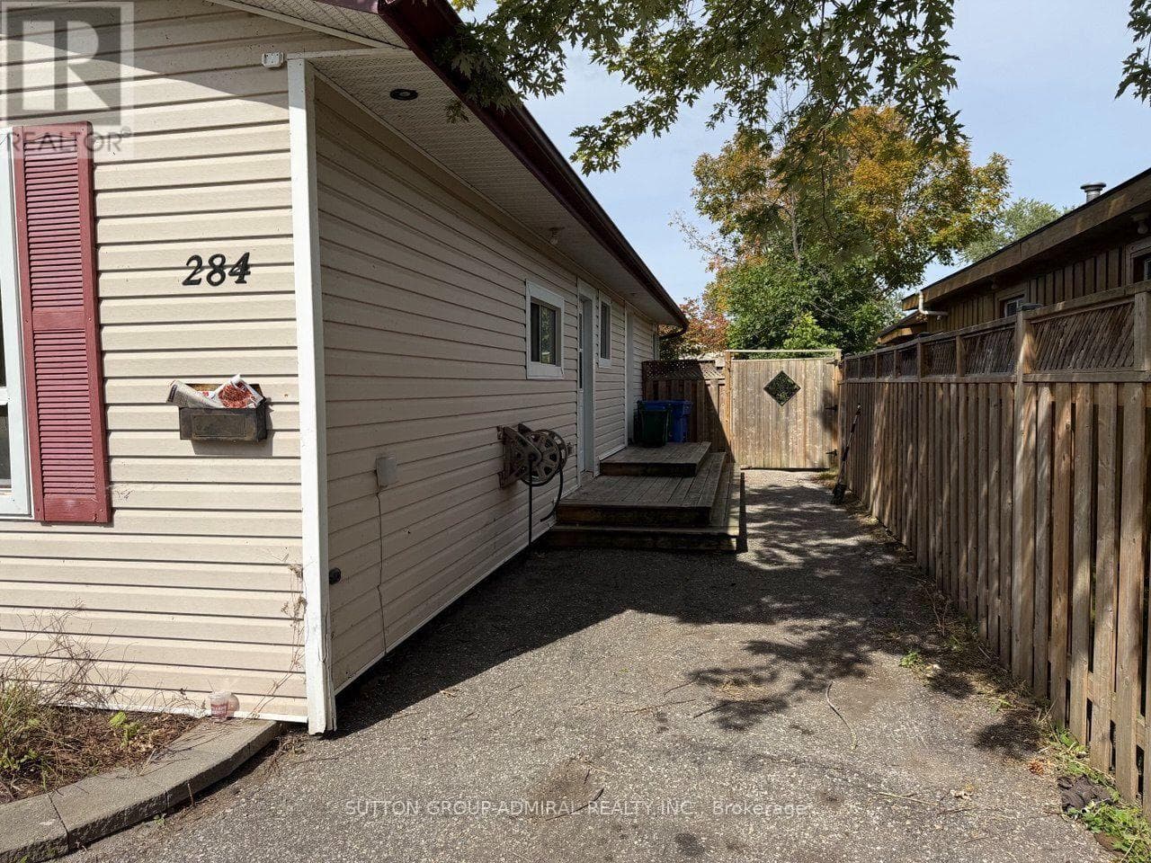 Single Family at 284 Kenwood Avenue, Georgina (Keswick South), Ontario - Photo 2 - RE/MAX Garden City Realty