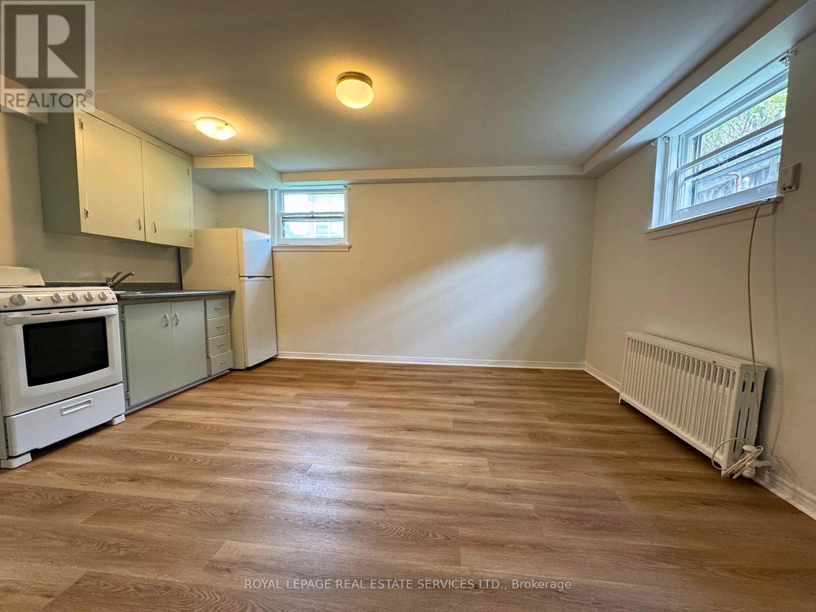 Single Family at 20 Park Boulevard, Toronto (Long Branch), Ontario - Photo 5 - RE/MAX Garden City Realty