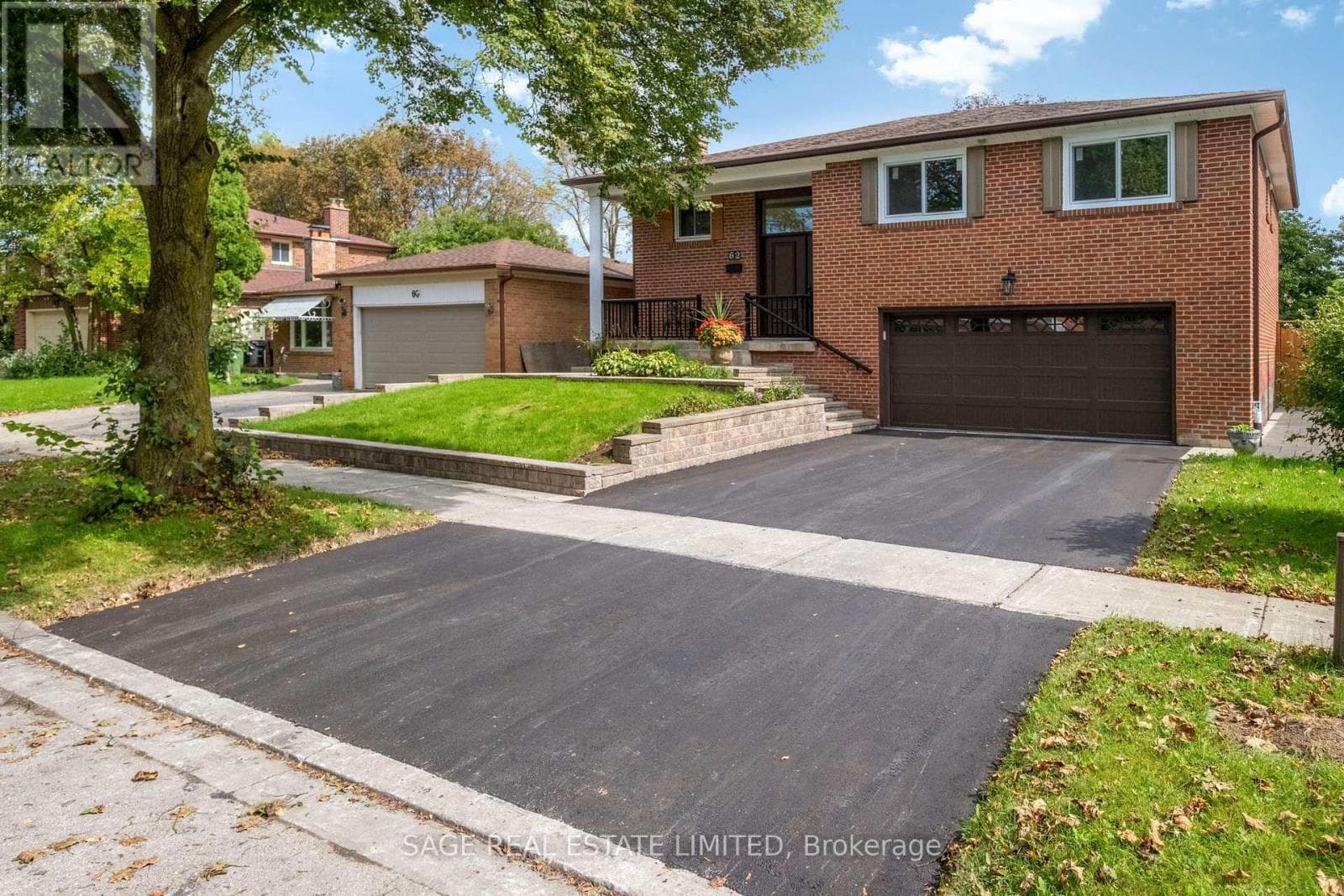 Single Family at 62 Ovendon Square, Toronto (Agincourt North), Ontario - Photo 3 - RE/MAX Garden City Realty
