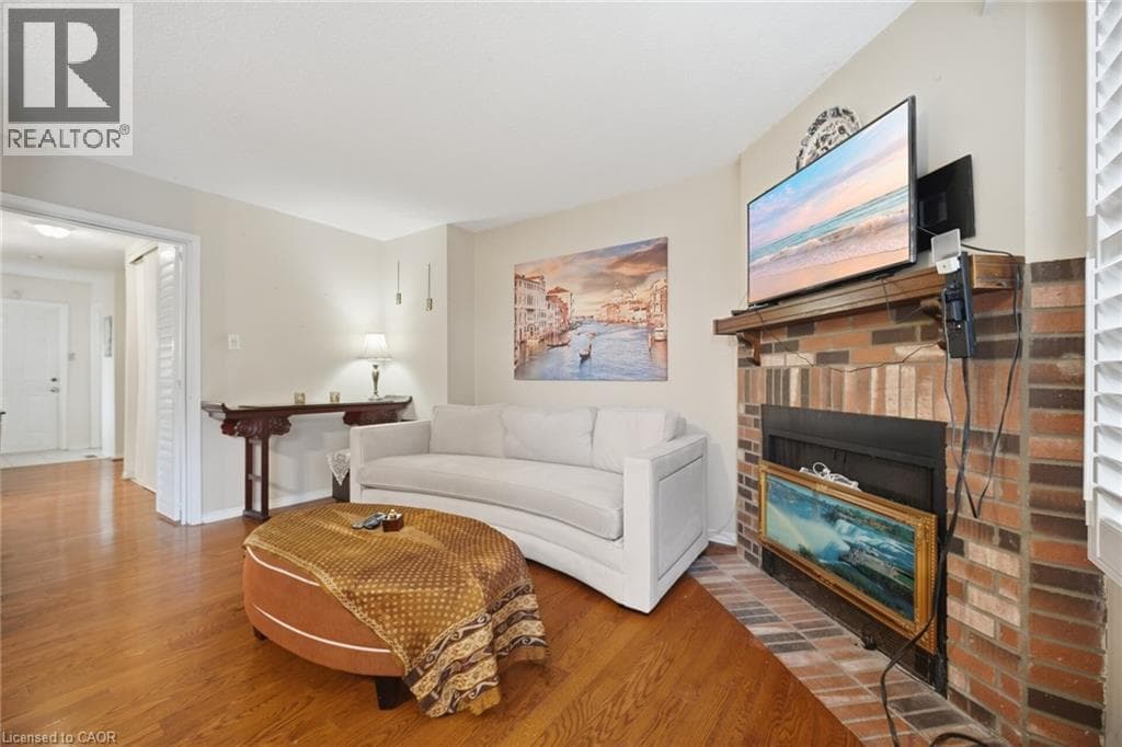 Single Family at 1579 MARSHCOURT Drive, Pickering, Ontario - Photo 4 - RE/MAX Garden City Realty