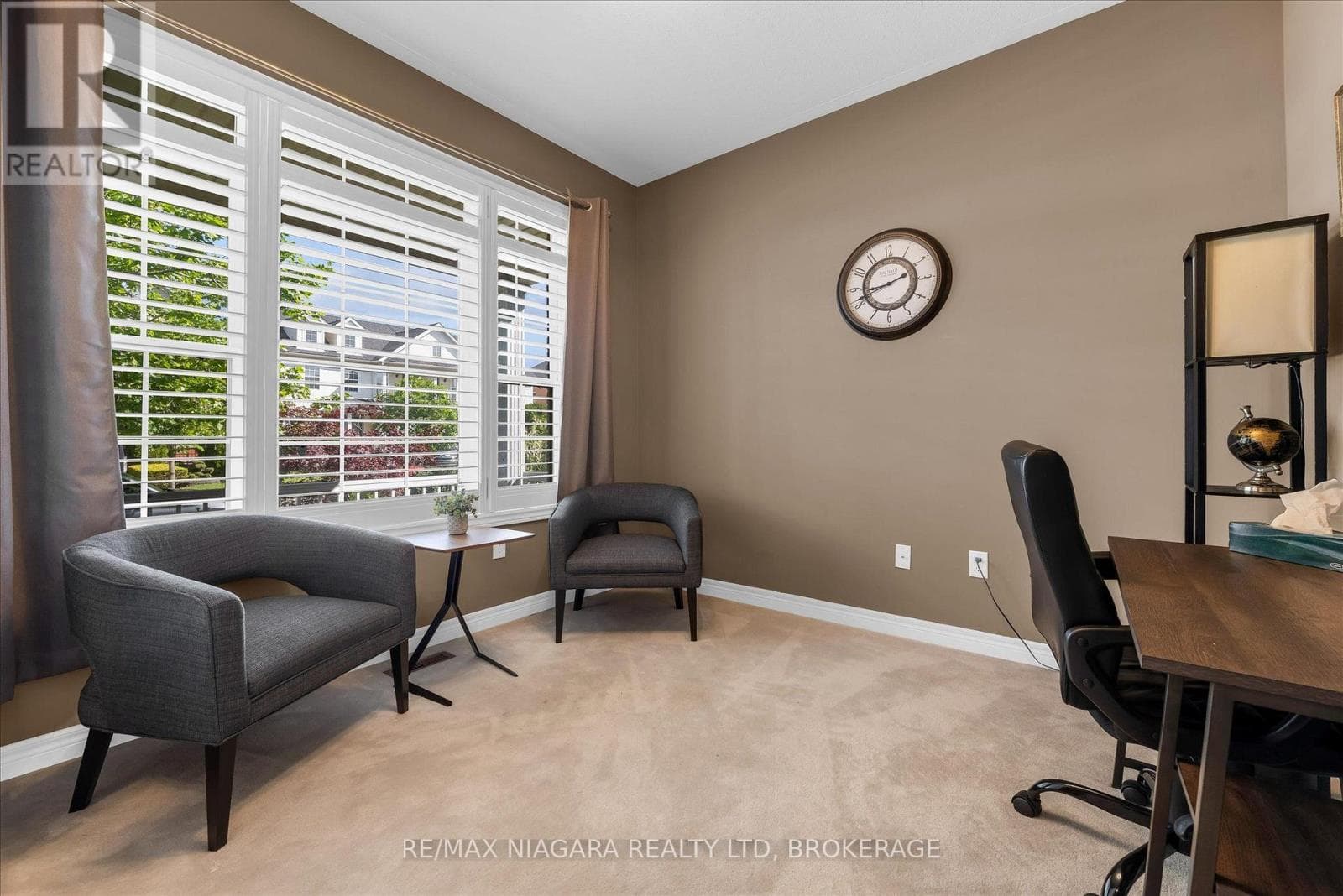 Single Family at 404 Wright Crescent, Niagara-on-the-Lake (Glendale), Ontario - Photo 2 - RE/MAX Garden City Realty