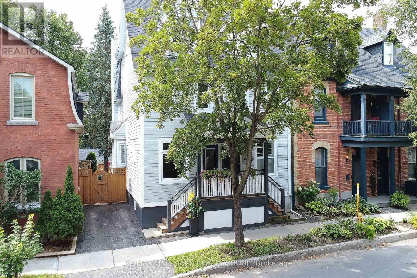 151 Crichton Street