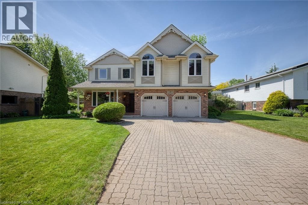 8 CHEVAL Drive
