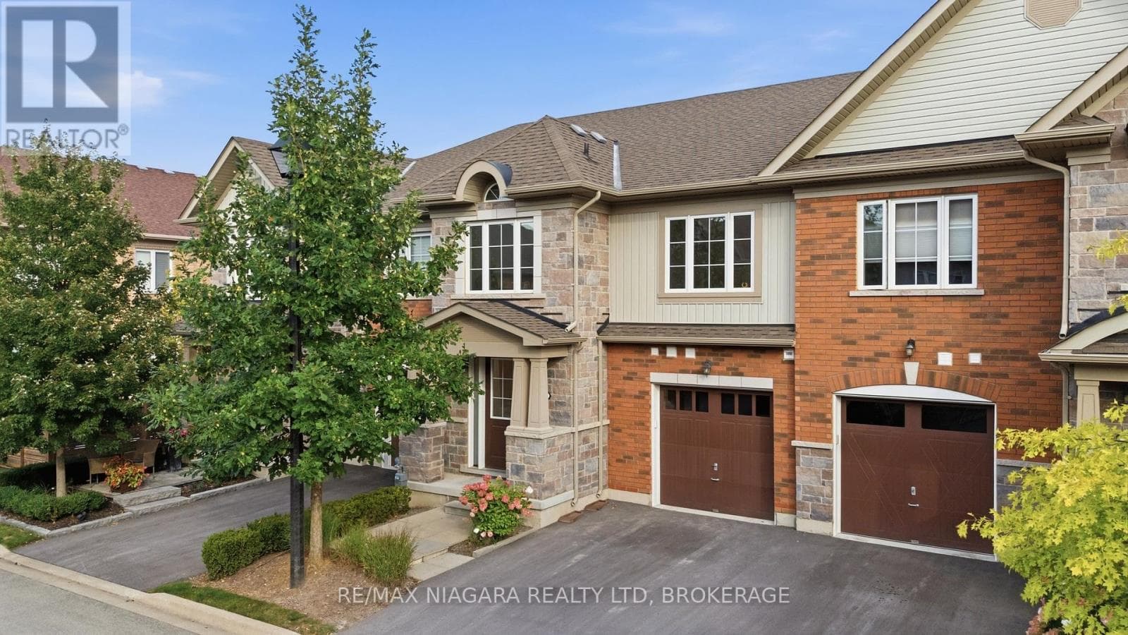 Single Family at 12 George Manor, Niagara-on-the-Lake (Town), Ontario - Photo 2 - RE/MAX Garden City Realty
