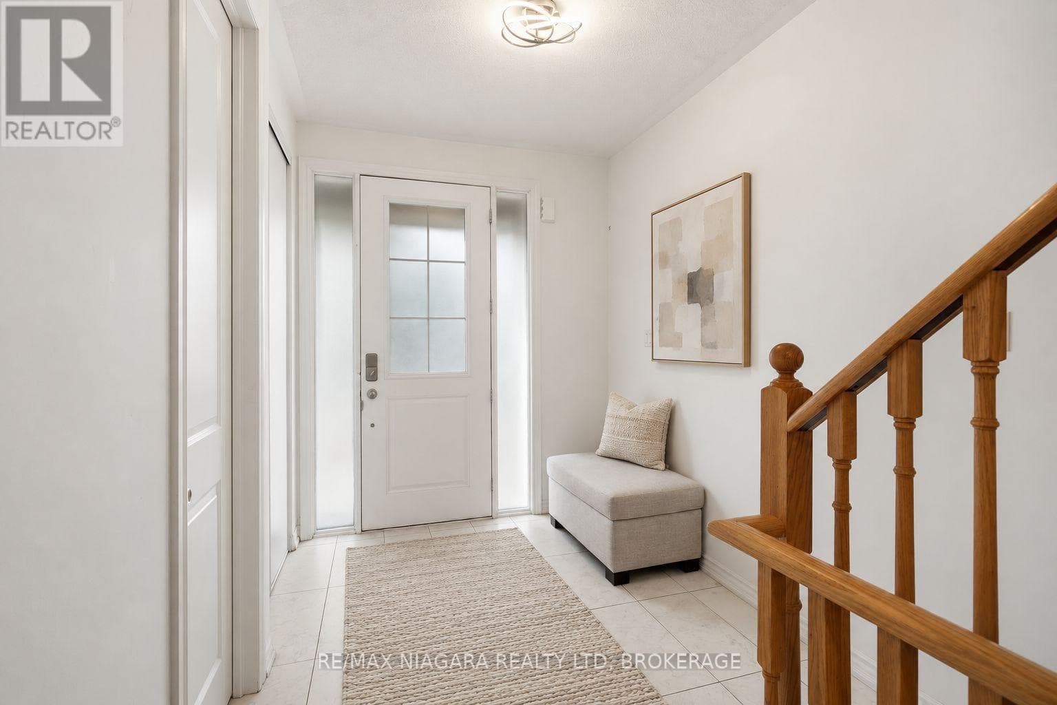 Single Family at 12 George Manor, Niagara-on-the-Lake (Town), Ontario - Photo 4 - RE/MAX Garden City Realty