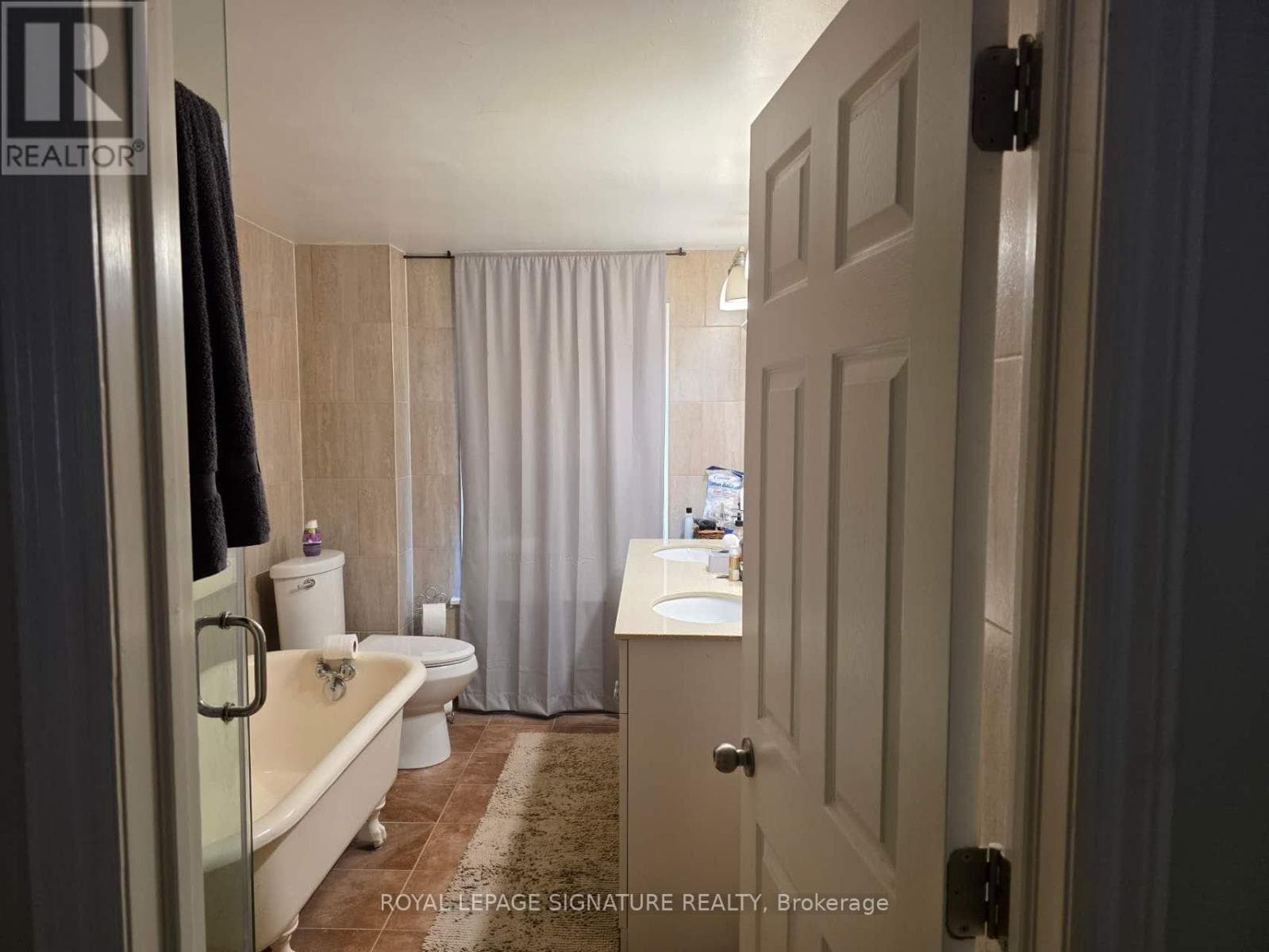 Single Family at 15 Twenty-Ninth Street, Toronto (Long Branch), Ontario - Photo 5 - RE/MAX Garden City Realty