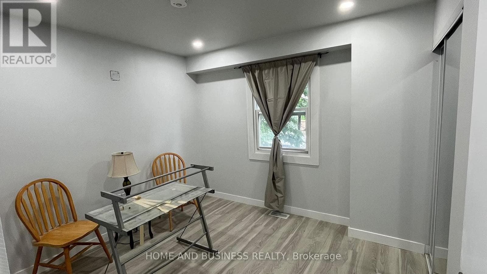 Single Family at 1- 2 patricia Street, Thorold (Thorold Downtown), Ontario - Photo 6 - RE/MAX Garden City Realty