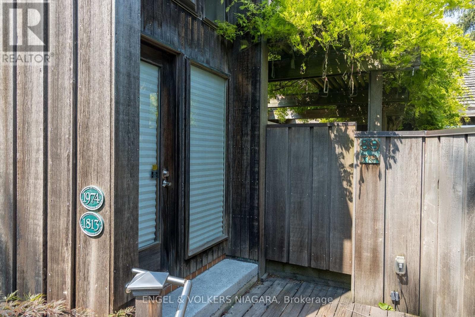 Single Family at 89 Byron Street, Niagara-on-the-Lake (Town), Ontario - Photo 3 - RE/MAX Garden City Realty