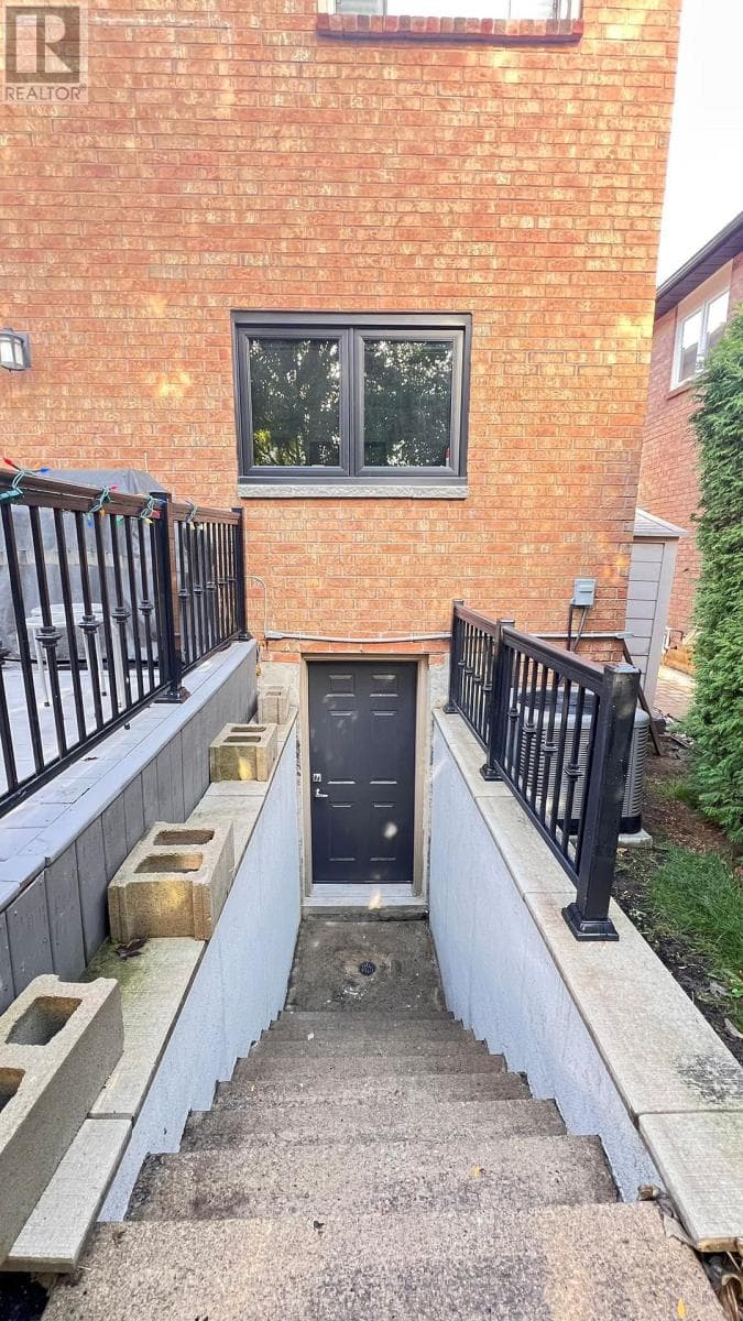 Multi-family at 1534 Hollywell Avenue, Mississauga (East Credit), Ontario - Photo 2 - RE/MAX Garden City Realty
