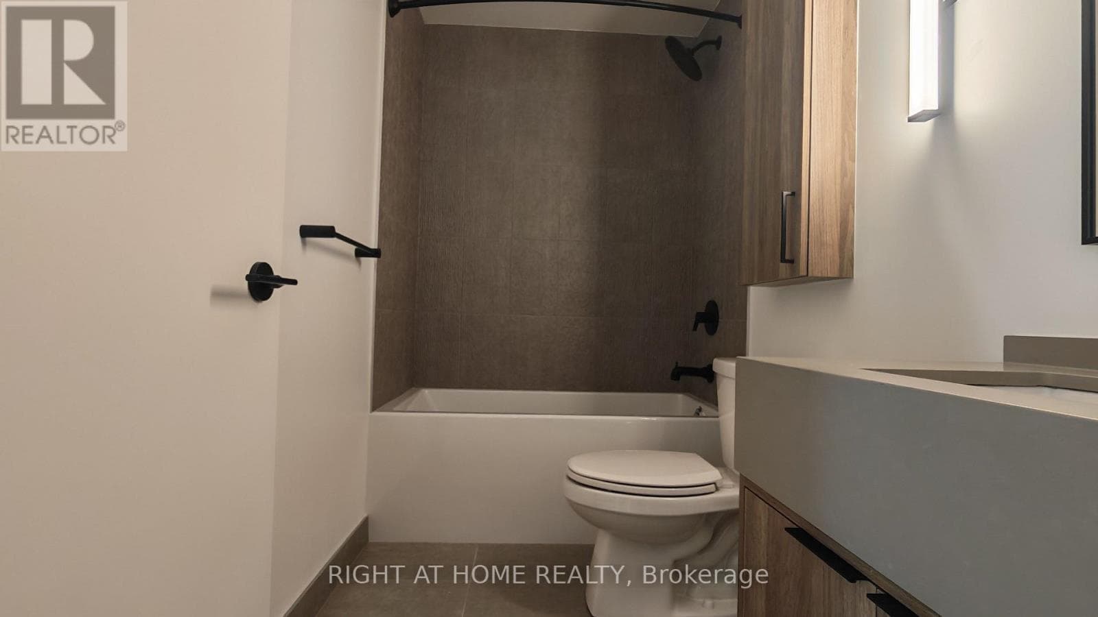 Single Family at 1205- 91 Montclair Avenue, Toronto (Forest Hill South), Ontario - Photo 5 - RE/MAX Garden City Realty