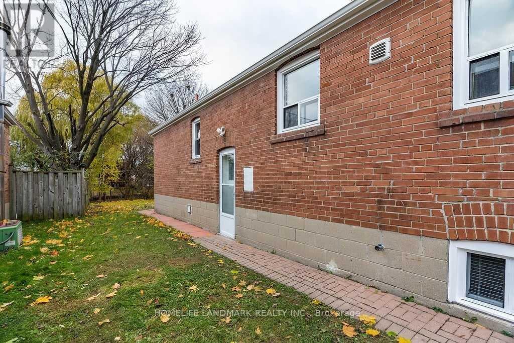 Single Family at 1356 Warden Avenue, Toronto (Wexford-Maryvale), Ontario - Photo 4 - RE/MAX Garden City Realty