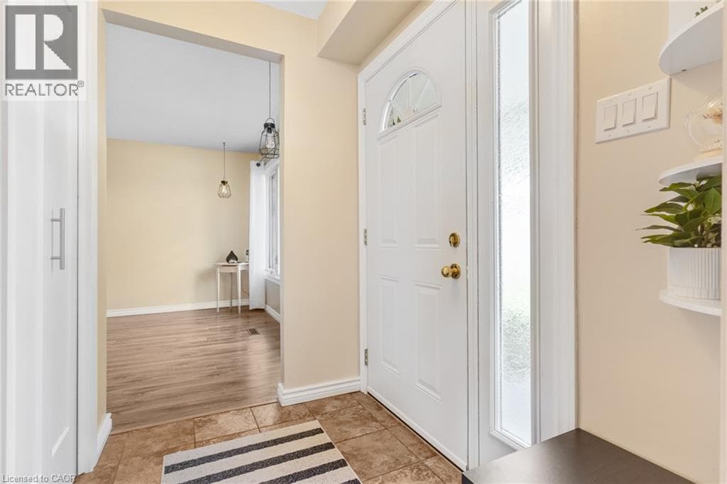 Single Family at 51- 14 WILLIAMSBURG Road, Kitchener, Ontario - Photo 7 - RE/MAX Garden City Realty