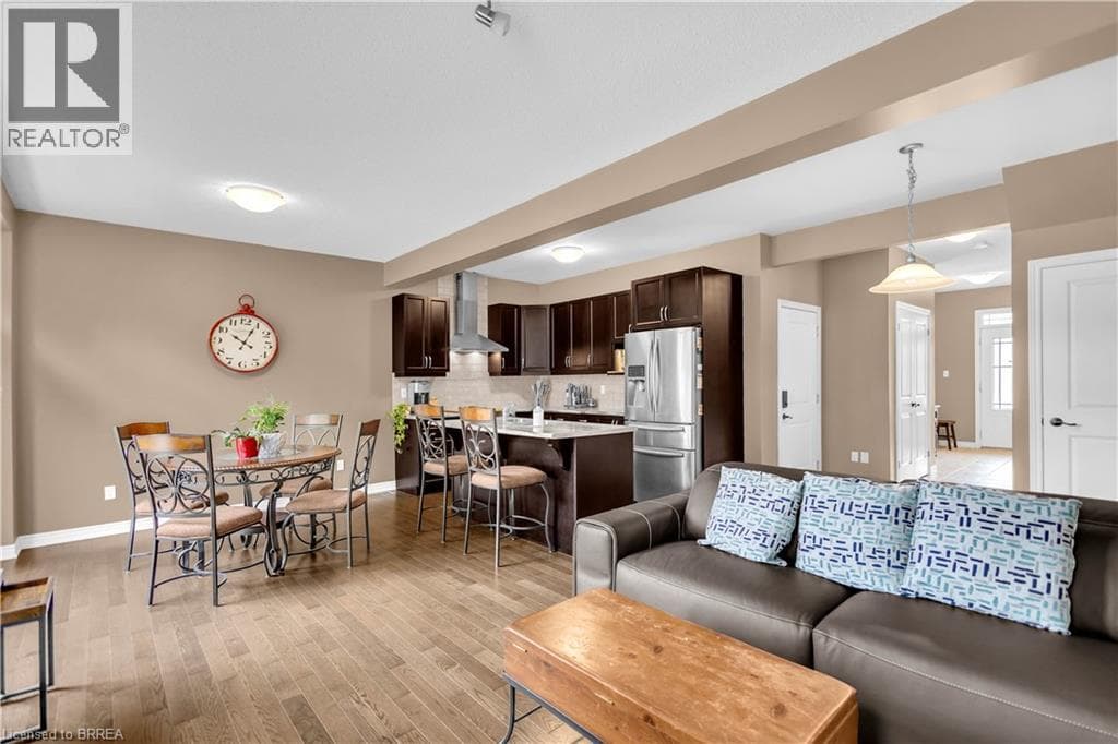 Single Family at 21- 380 LAKE Street, Grimsby, Ontario - Photo 7 - RE/MAX Garden City Realty