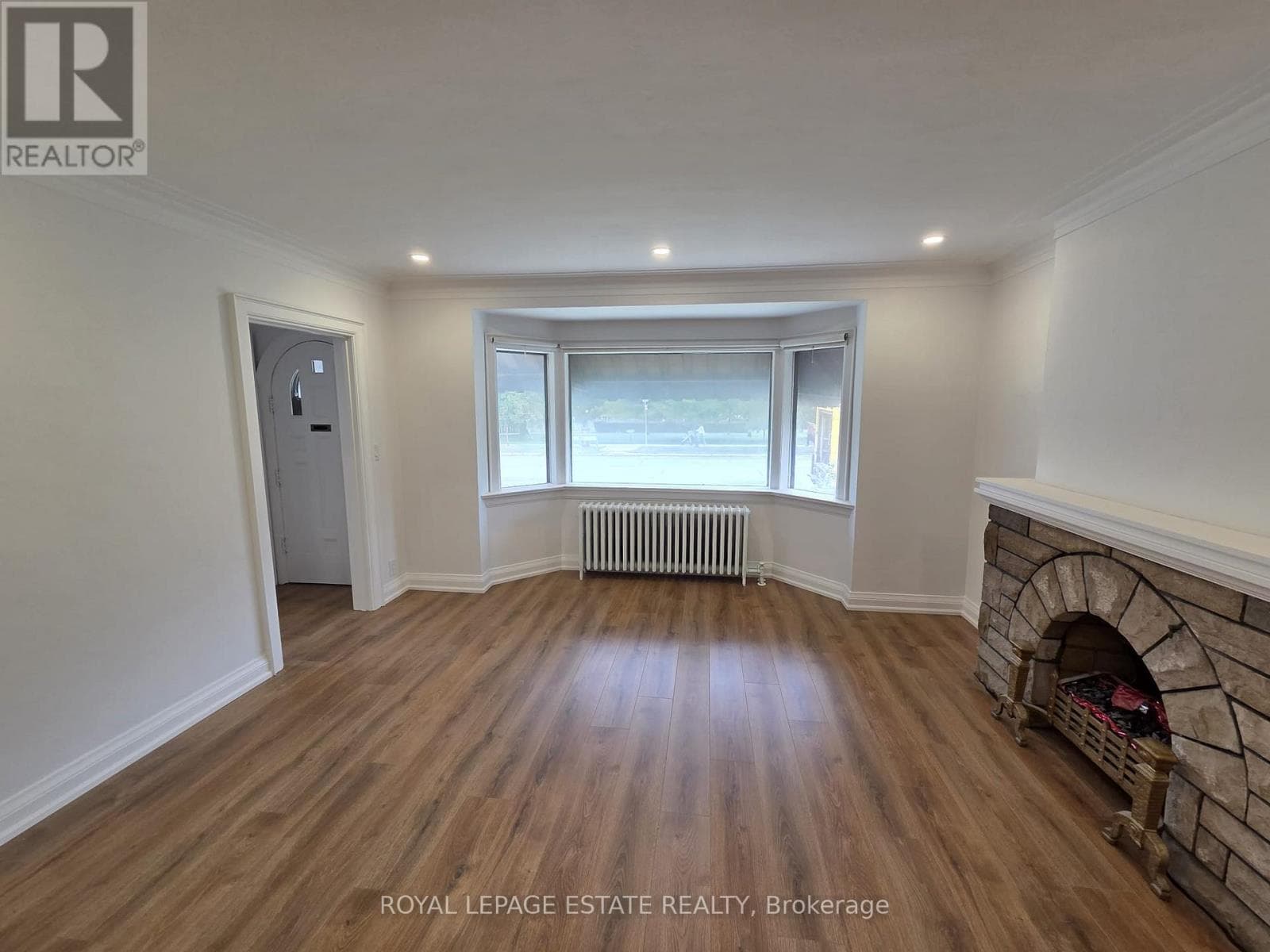 Single Family at Main- 839 Coxwell Avenue, Toronto (Danforth Village-East York), Ontario - Photo 2 - RE/MAX Garden City Realty