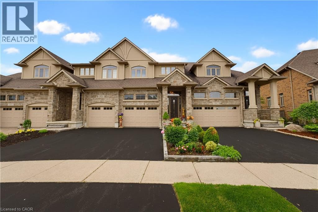 Single Family at 123 OAK PARK Drive, Waterloo, Ontario - Photo 2 - RE/MAX Garden City Realty