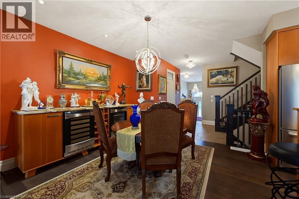 Single Family at 123 OAK PARK Drive, Waterloo, Ontario - Photo 9 - RE/MAX Garden City Realty