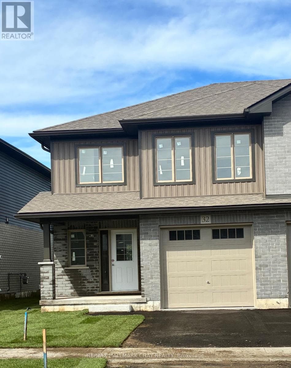 32 Strath Crescent