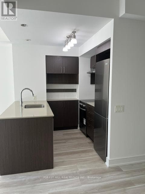 Single Family at 218- 320 Tweedsmuir Avenue, Toronto (Forest Hill South), Ontario - Photo 10 - RE/MAX Garden City Realty