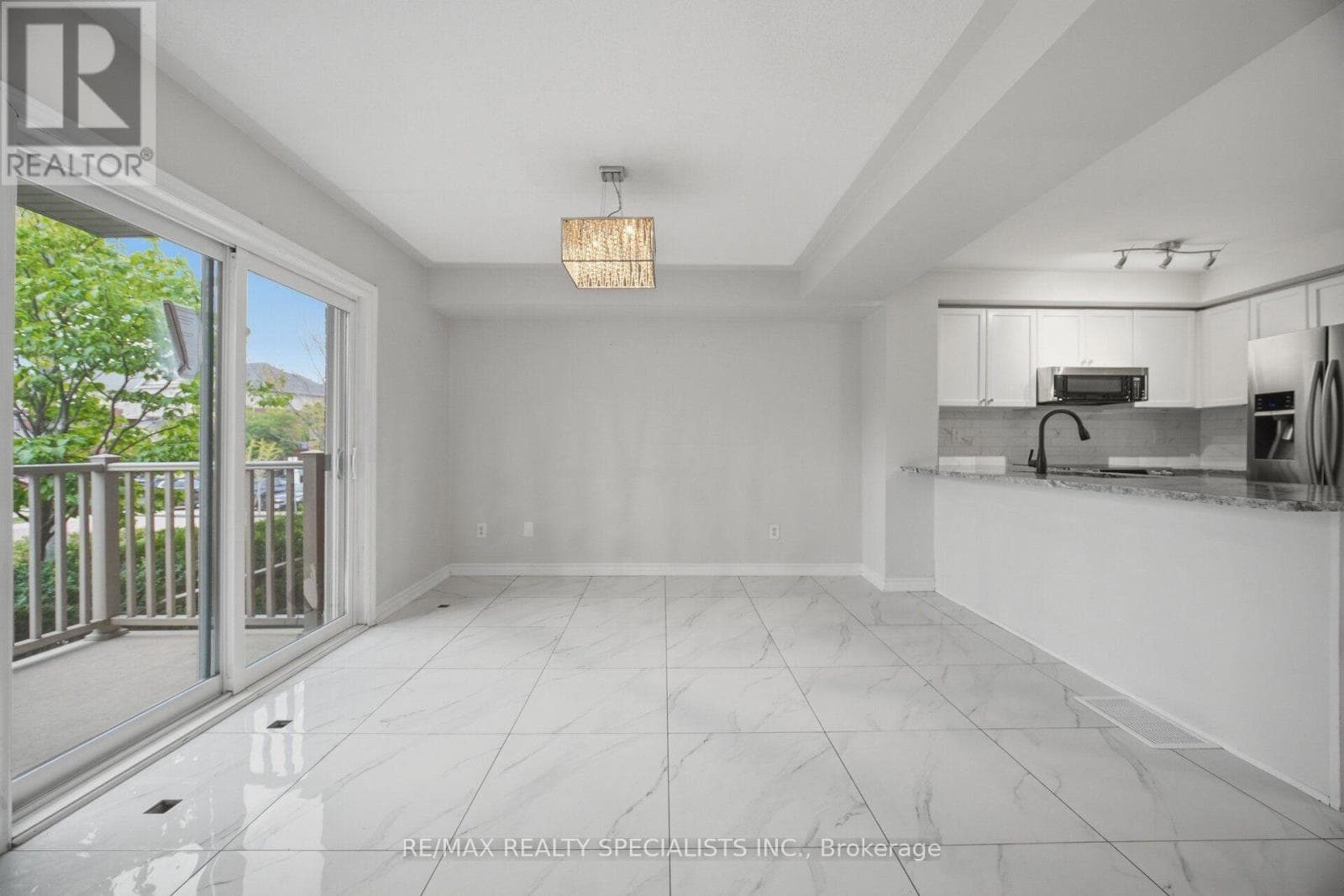 Single Family at 17- 3250 Bentley Drive, Mississauga (Churchill Meadows), Ontario - Photo 6 - RE/MAX Garden City Realty