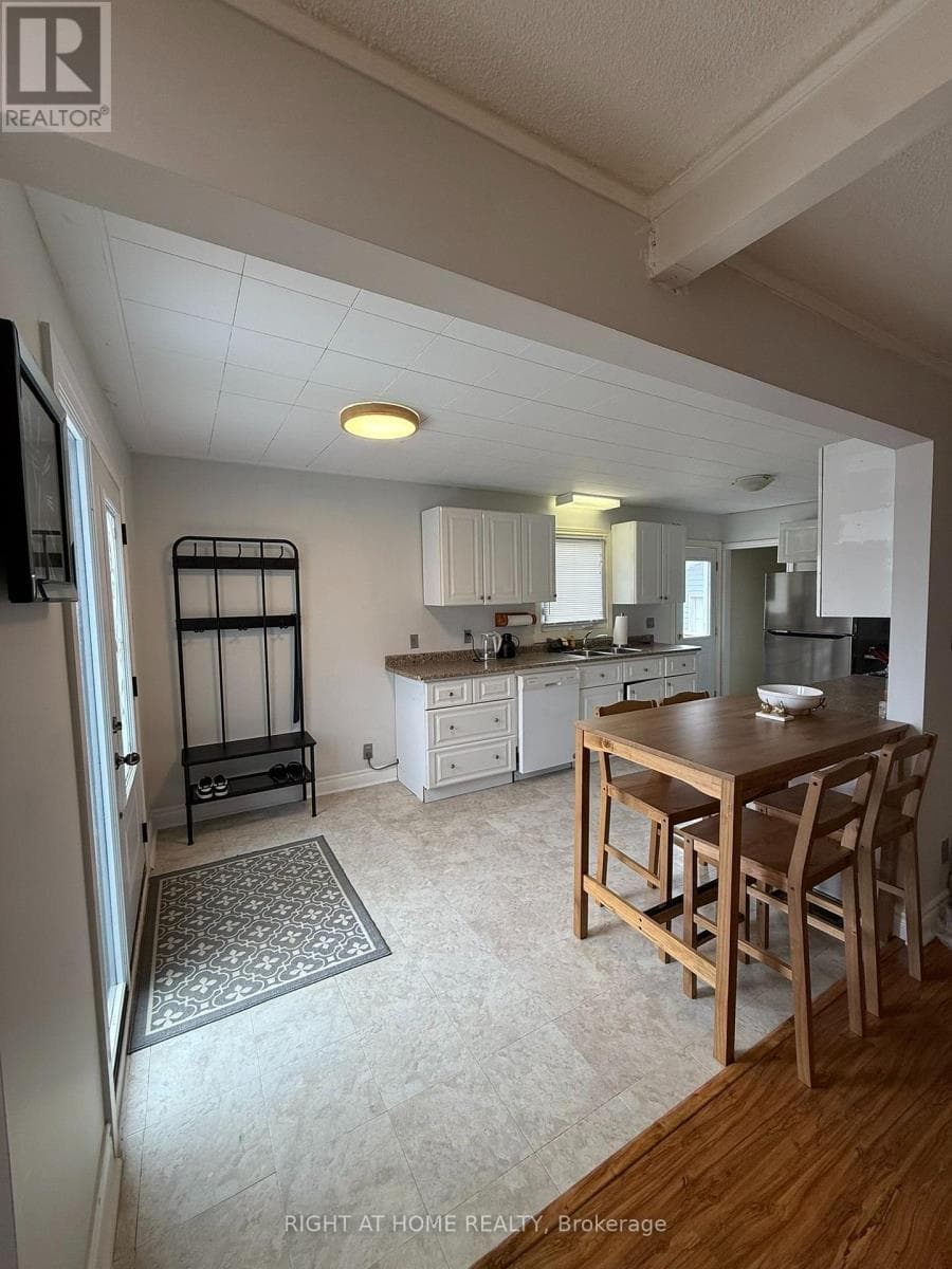 Single Family at 297 Glenwoods Avenue, Georgina (Keswick South), Ontario - Photo 4 - RE/MAX Garden City Realty