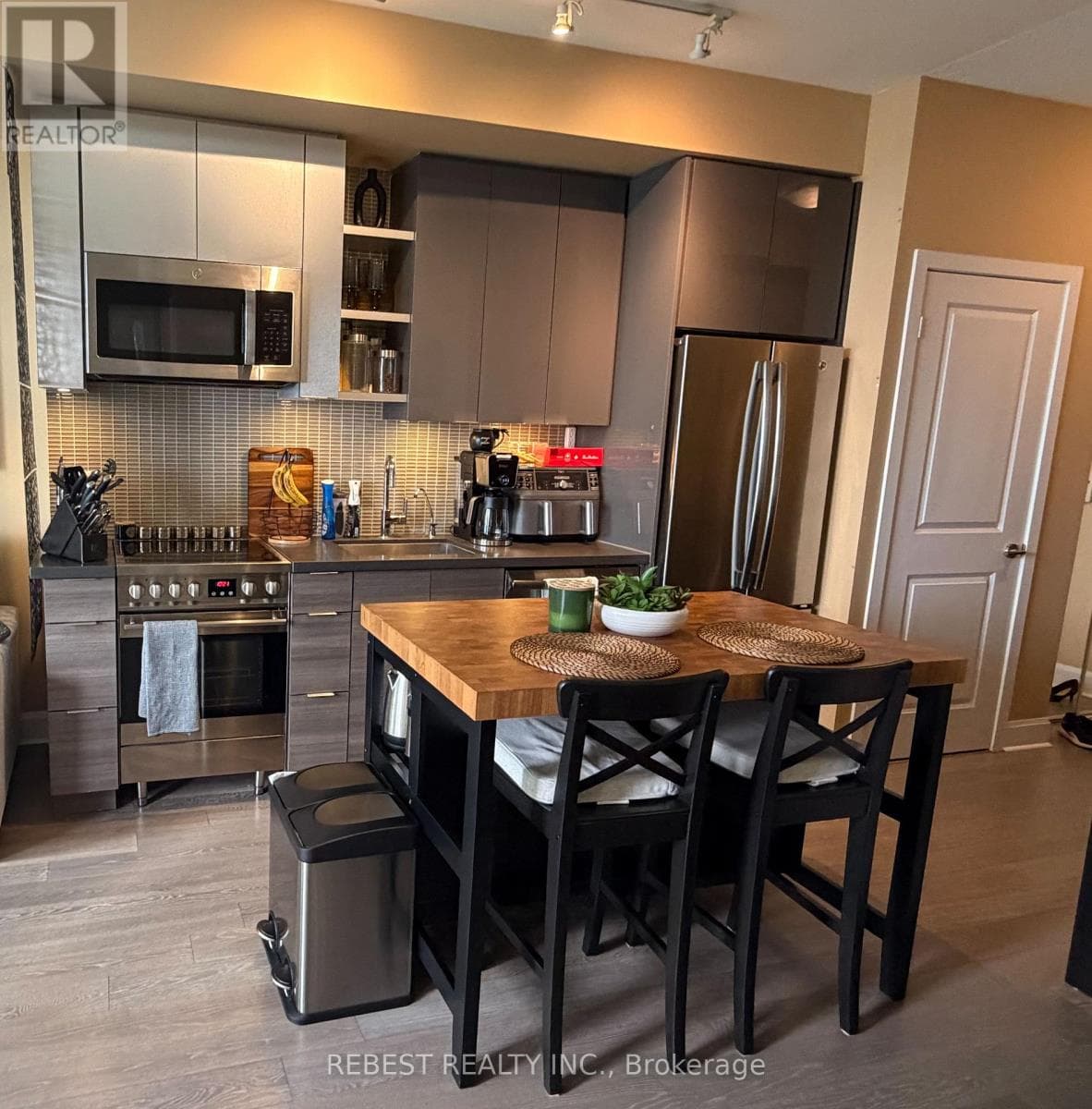Single Family at 3302- 33 Shore Breeze Drive, Toronto (Mimico), Ontario - Photo 2 - RE/MAX Garden City Realty