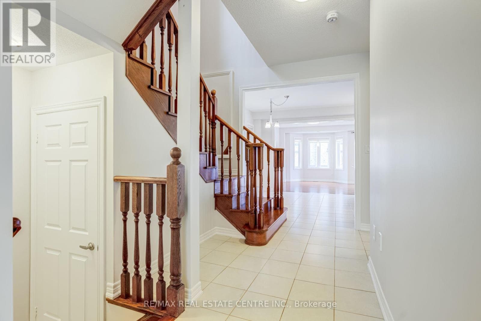 Single Family at 464 George Ryan Avenue, Oakville (JM Joshua Meadows), Ontario - Photo 7 - RE/MAX Garden City Realty
