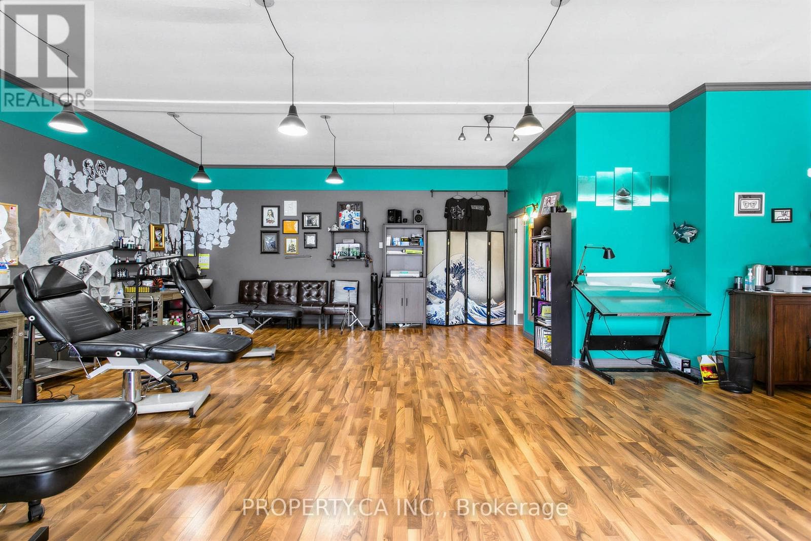Retail at 420 Royal York Road, Toronto (Mimico), Ontario - Photo 4 - RE/MAX Garden City Realty
