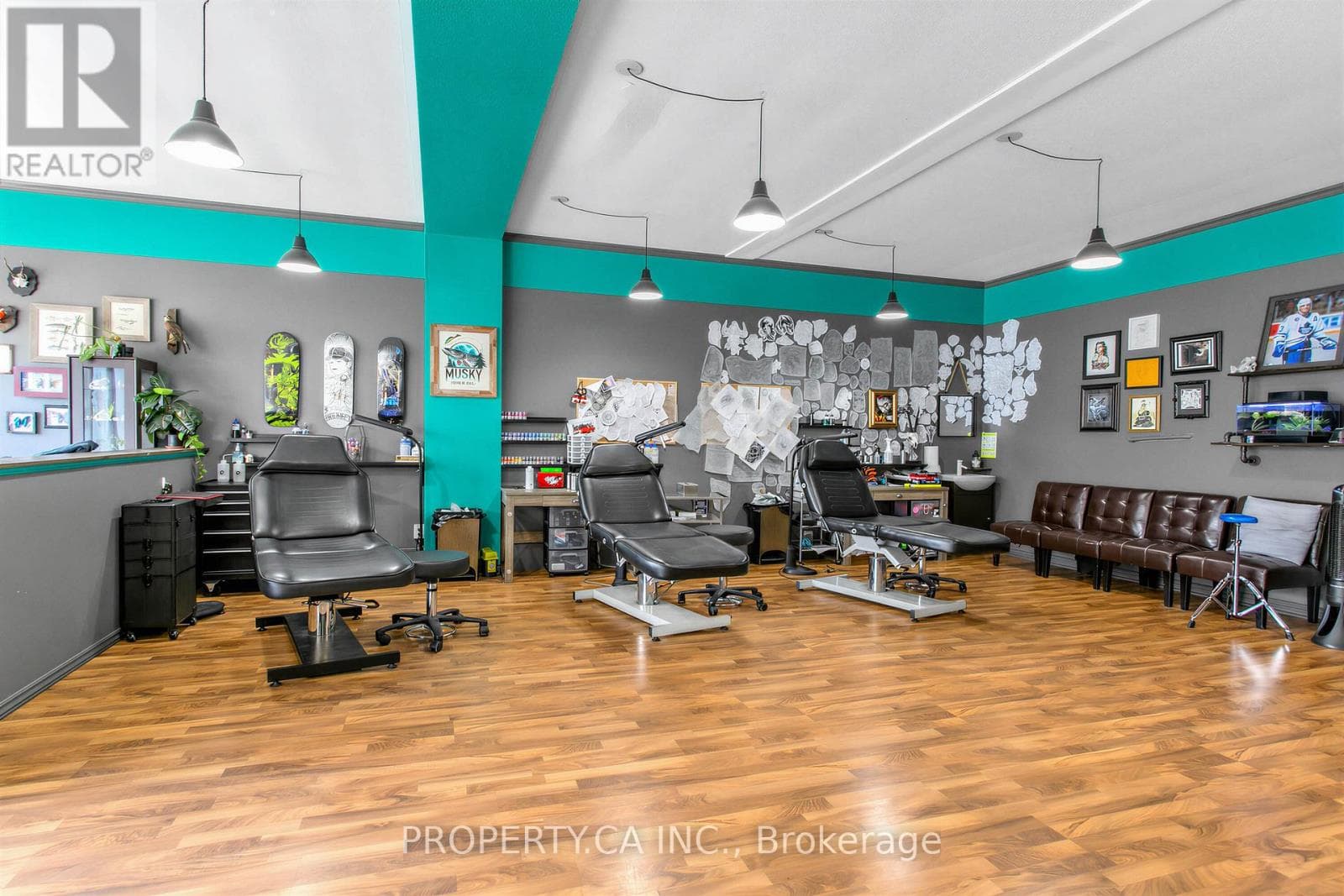 Retail at 420 Royal York Road, Toronto (Mimico), Ontario - Photo 5 - RE/MAX Garden City Realty