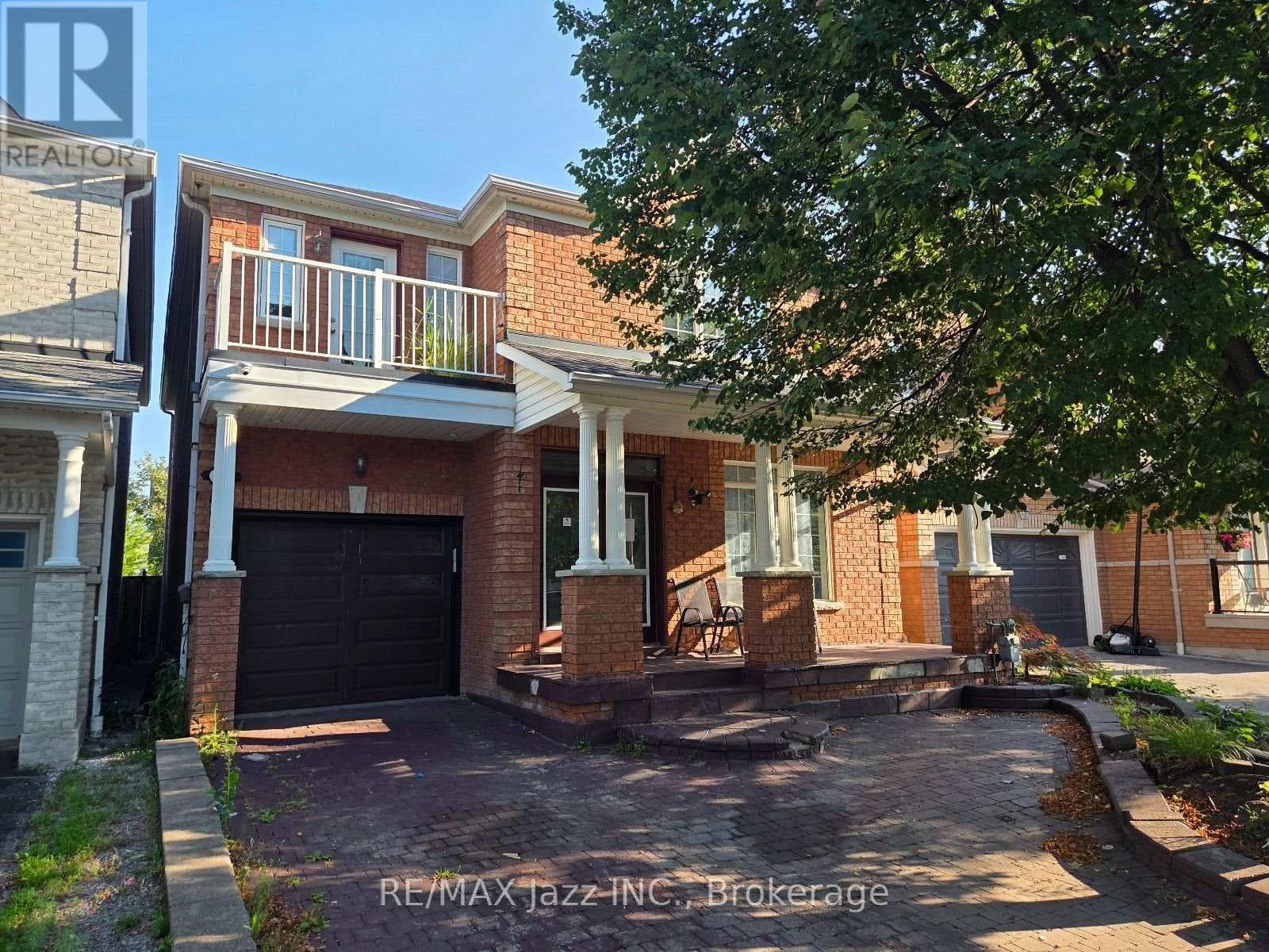 32 Dent Street