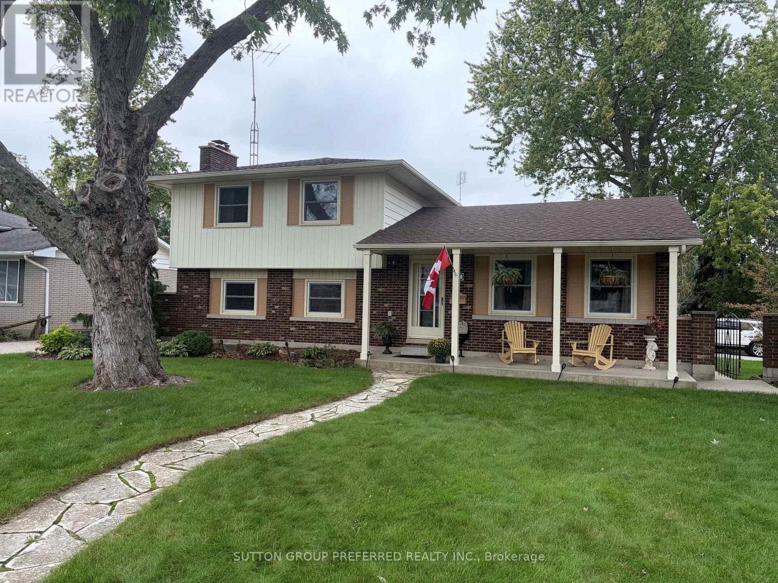 20 Cedarwoods Crescent