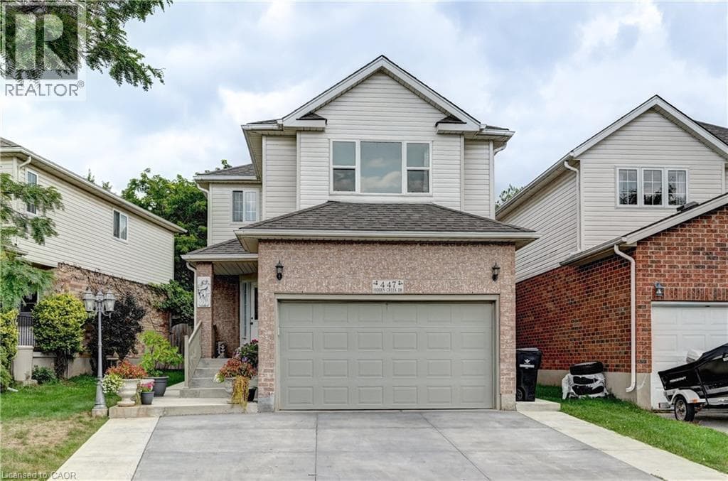 Single Family at 447 HIDDEN CREEK Drive, Kitchener, Ontario - Photo 3 - RE/MAX Garden City Realty