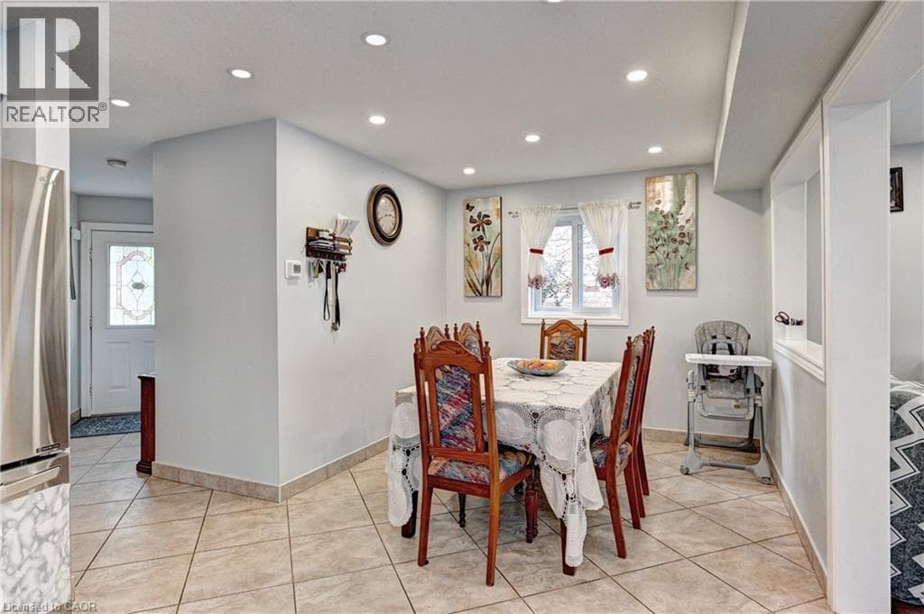 Single Family at 447 HIDDEN CREEK Drive, Kitchener, Ontario - Photo 9 - RE/MAX Garden City Realty