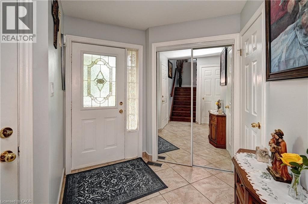 Single Family at 447 HIDDEN CREEK Drive, Kitchener, Ontario - Photo 6 - RE/MAX Garden City Realty