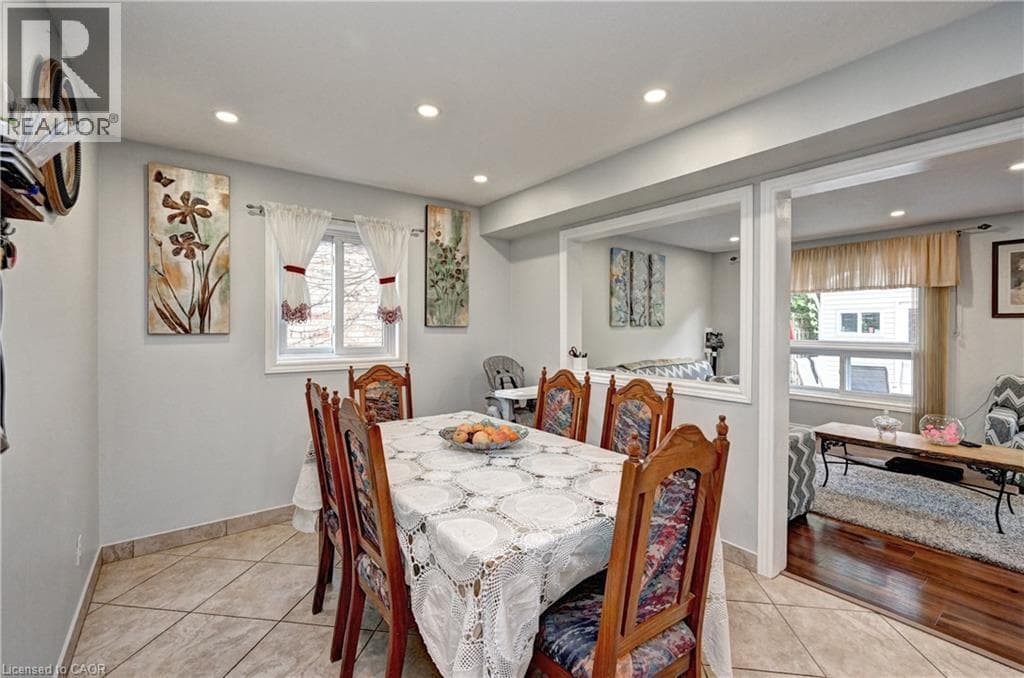 Single Family at 447 HIDDEN CREEK Drive, Kitchener, Ontario - Photo 10 - RE/MAX Garden City Realty