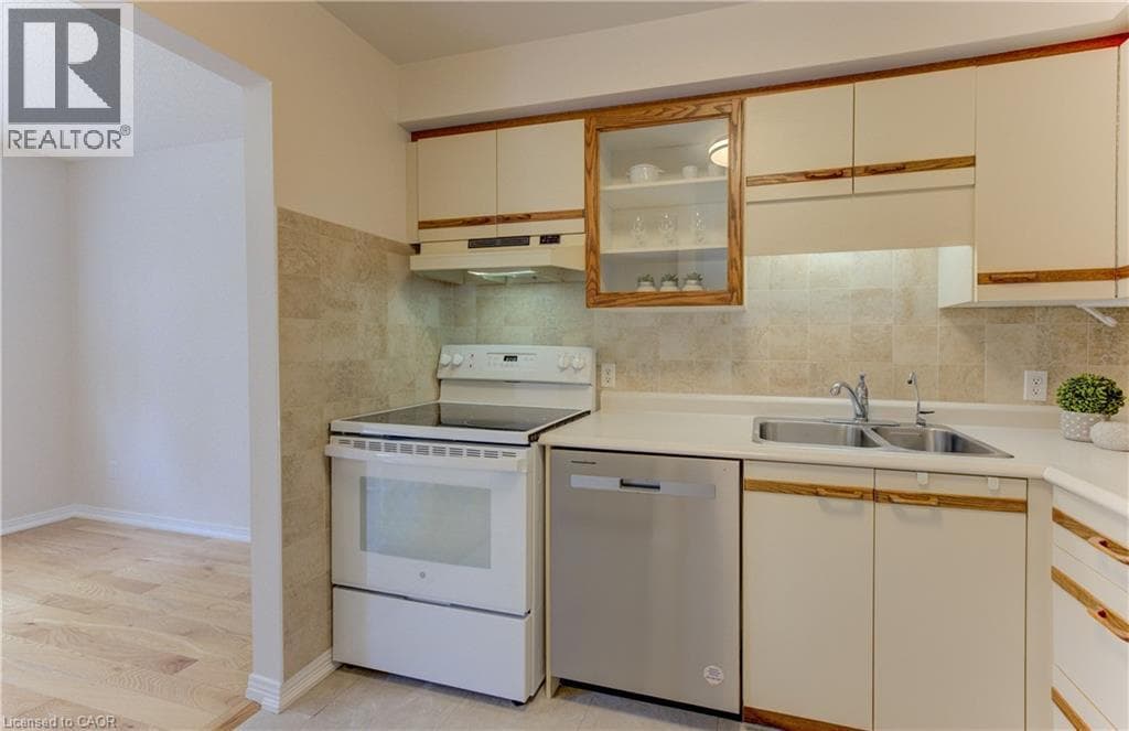 Single Family at 4- 360 CORNRIDGE Place, Waterloo, Ontario - Photo 6 - RE/MAX Garden City Realty
