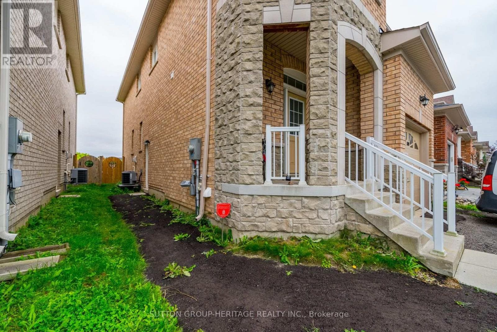 Single Family at Lower- 319 Rita's Avenue, Newmarket (Summerhill Estates), Ontario - Photo 2 - RE/MAX Garden City Realty